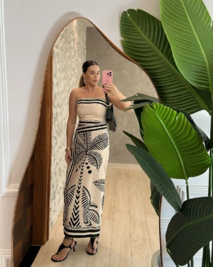 Morena Blanc - Vestido cropped listra tropical FARM