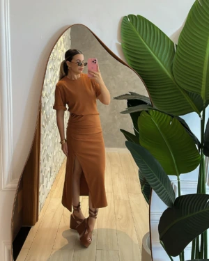 Morena Blanc - Vestido cropped recortes FARM