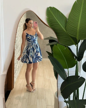 Morena Blanc - Vestido curto bananarte FARM
